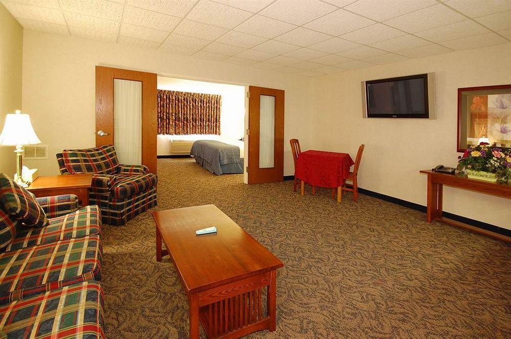 Hotel Baymont By Wyndham Des Moines Airport Extérieur photo
