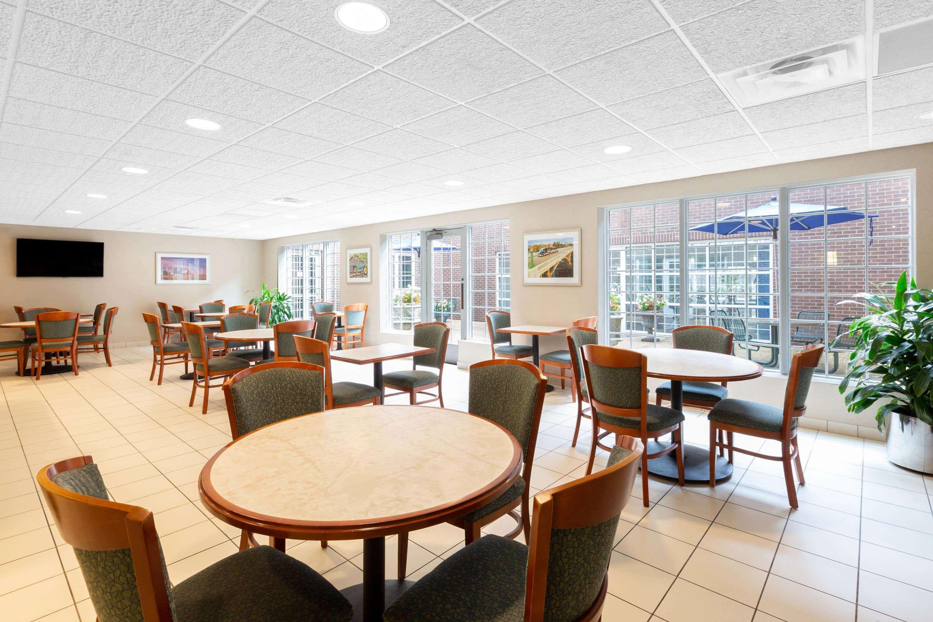 Hotel Baymont By Wyndham Des Moines Airport Extérieur photo