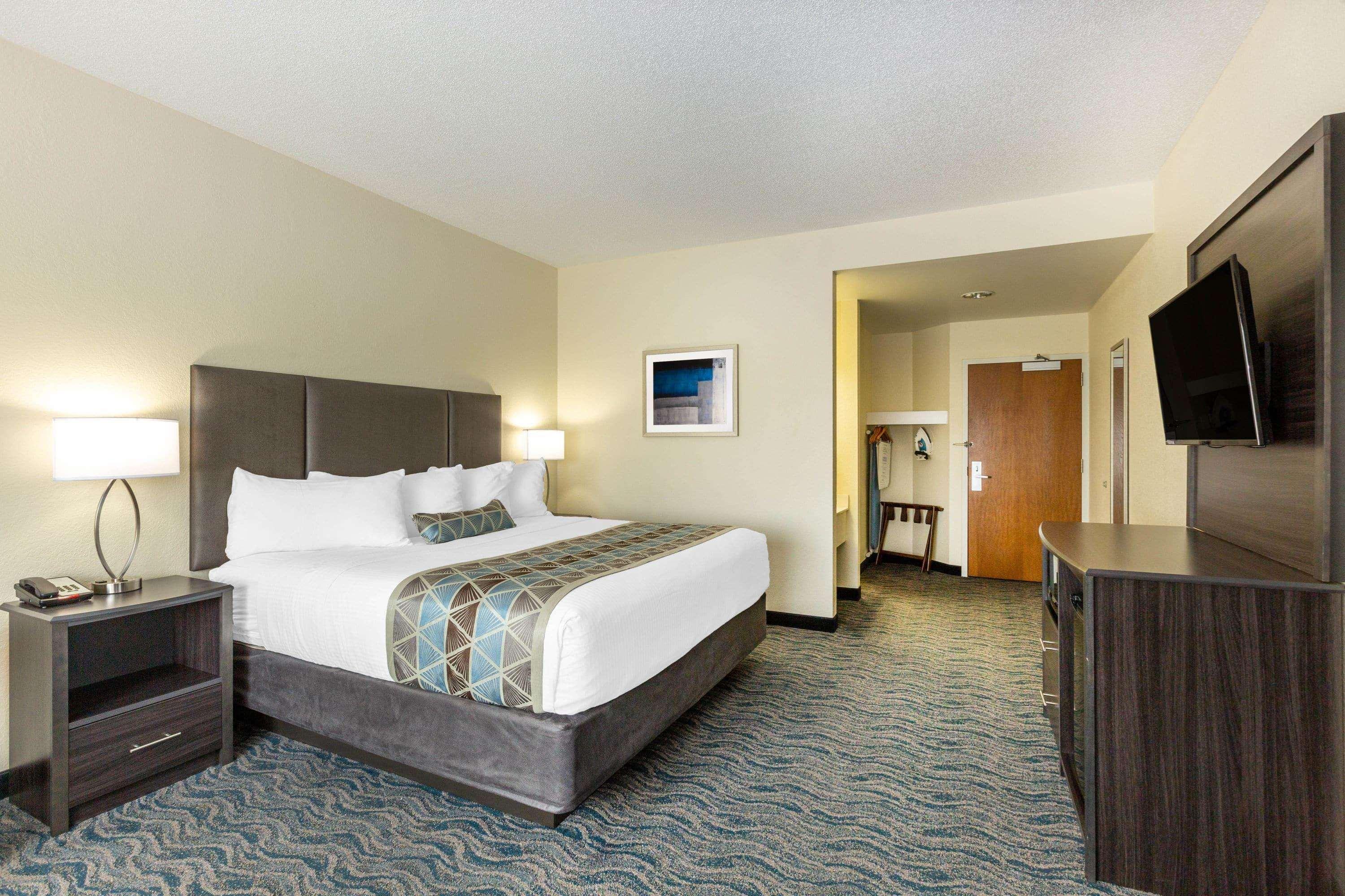 Hotel Baymont By Wyndham Des Moines Airport Extérieur photo