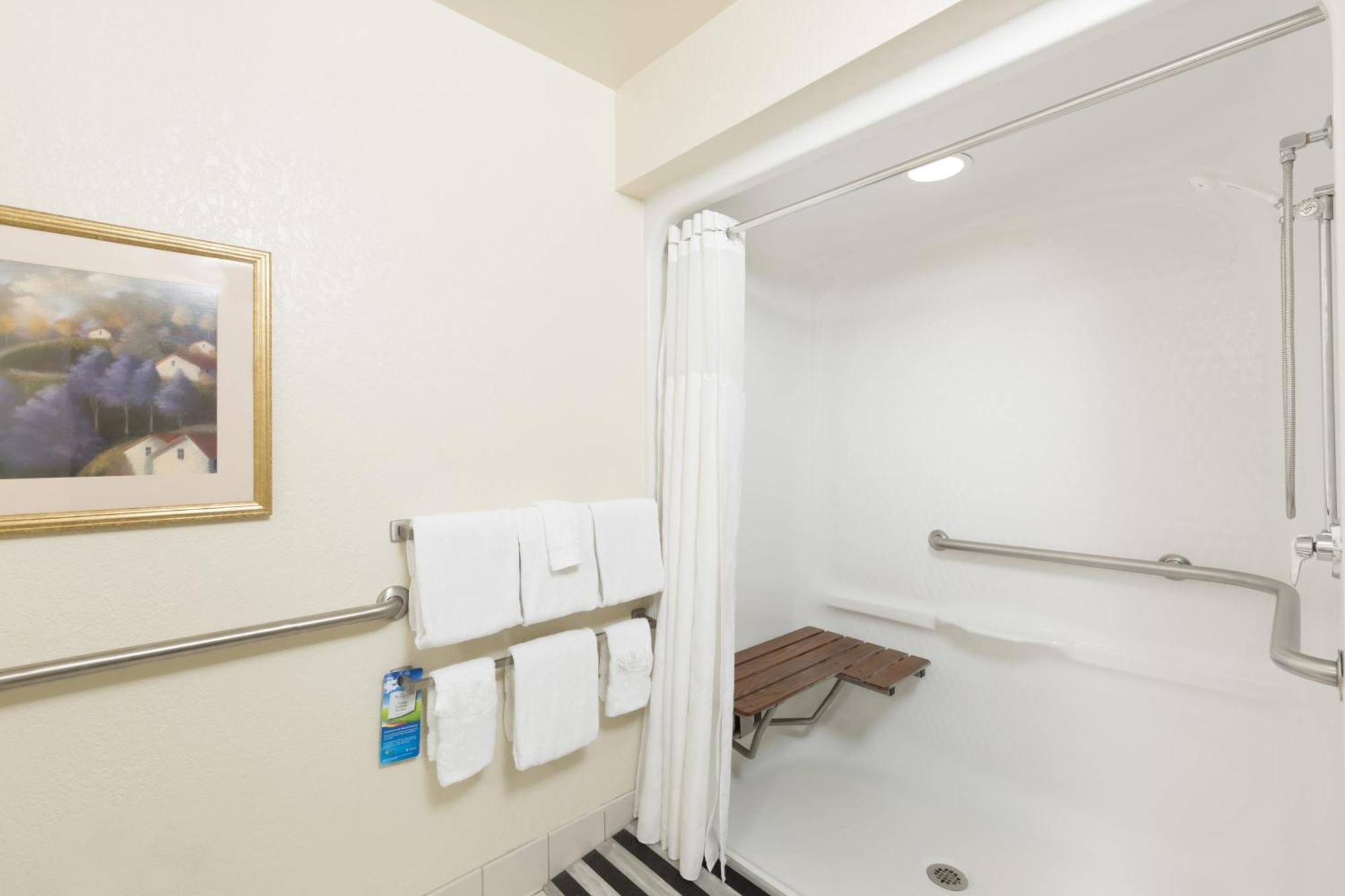 Hotel Baymont By Wyndham Des Moines Airport Chambre photo