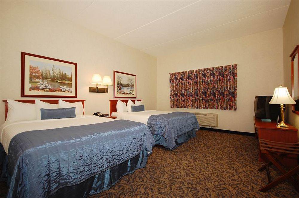 Hotel Baymont By Wyndham Des Moines Airport Extérieur photo